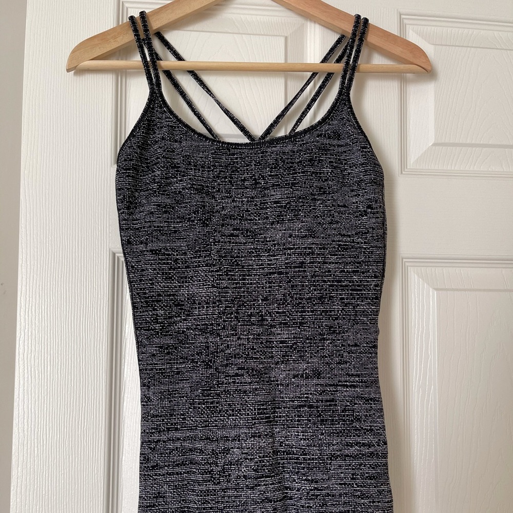 Lululemon Too Size 6